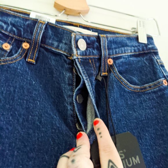 NWT Levi's Wedgie Straight Raw Hem Jeans Size 27 - Picture 5 of 8